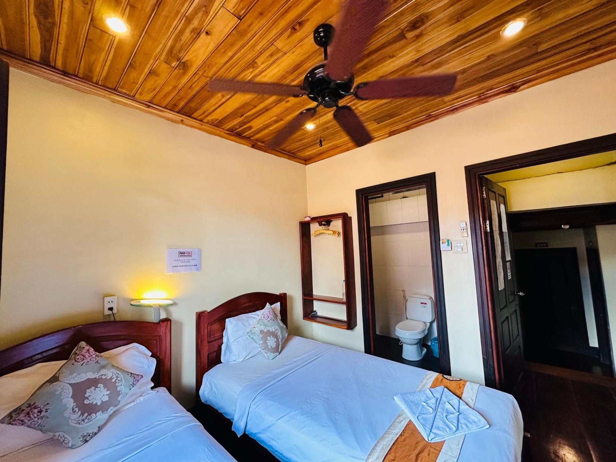 לואנג פרבאנג Anisa Mekong Riverside Villa מראה חיצוני תמונה