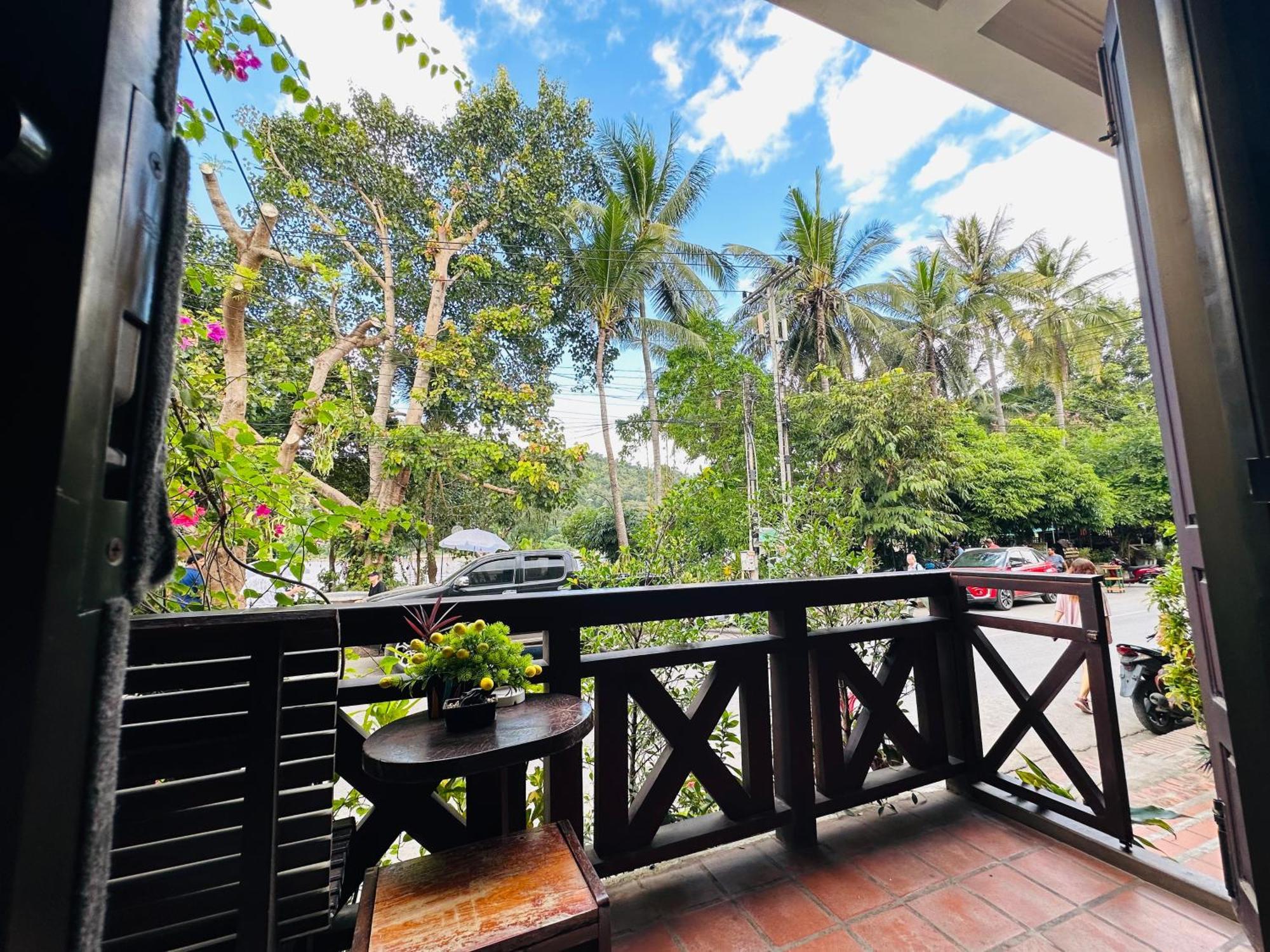 לואנג פרבאנג Anisa Mekong Riverside Villa מראה חיצוני תמונה